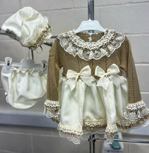 Lucia in stock age 3