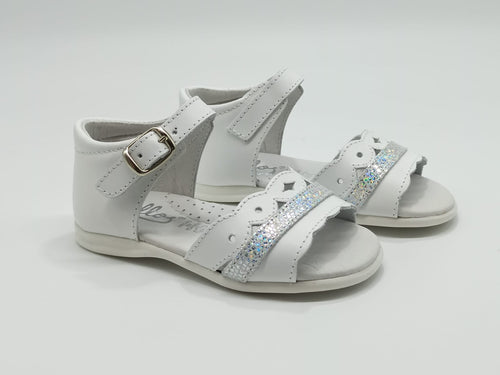 White sandals (preorder 10/14 day delivery) 423